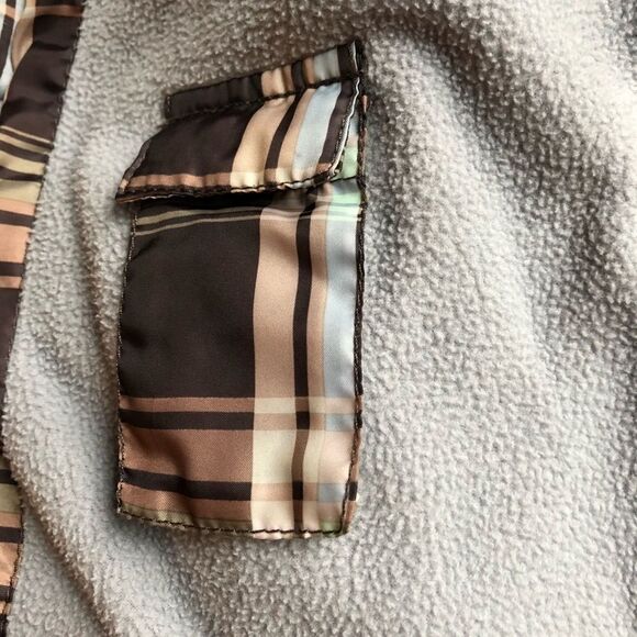 Nice winter jacket by Carter’s in size large - Picture 4 of 5